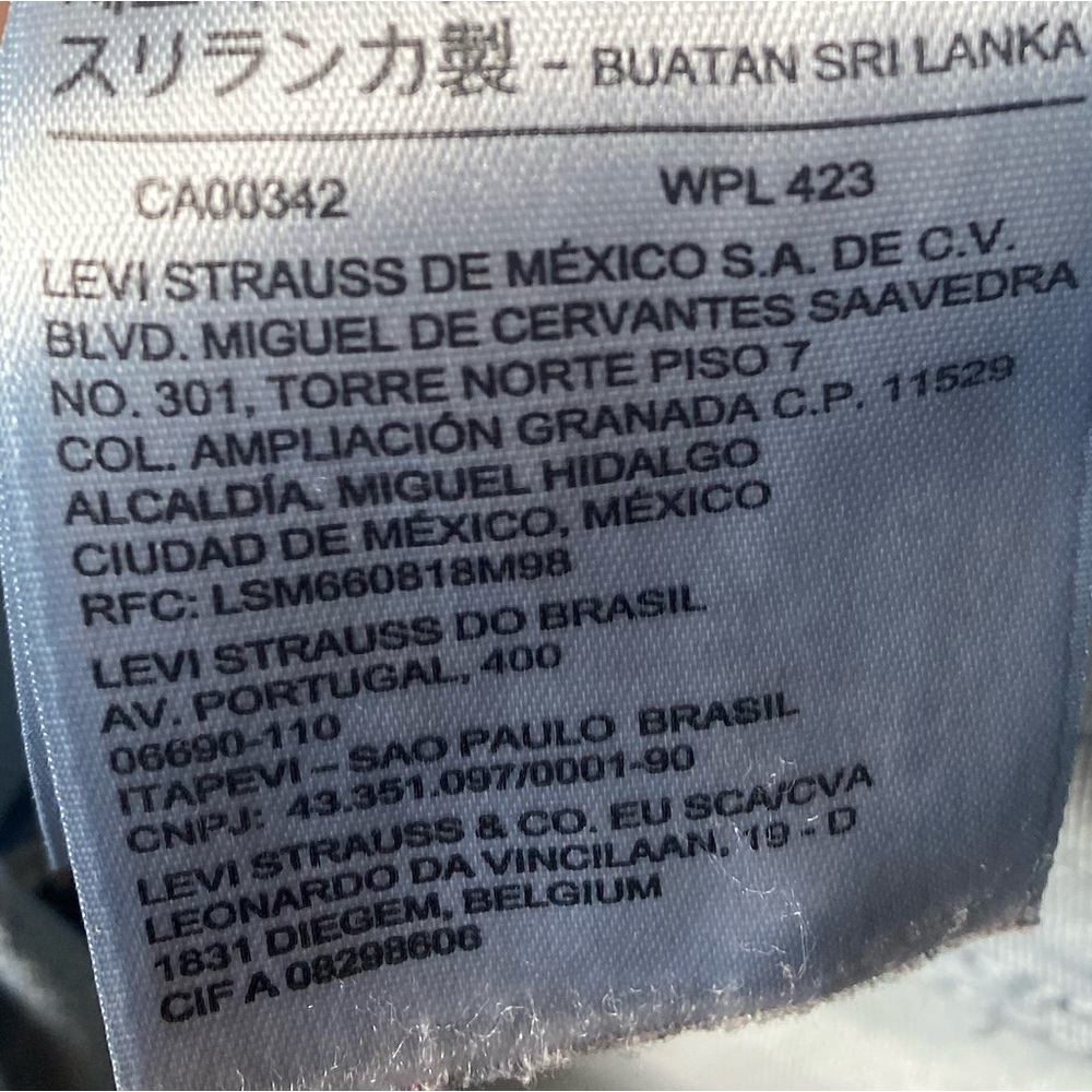 Levis - Picture 4 of 4
